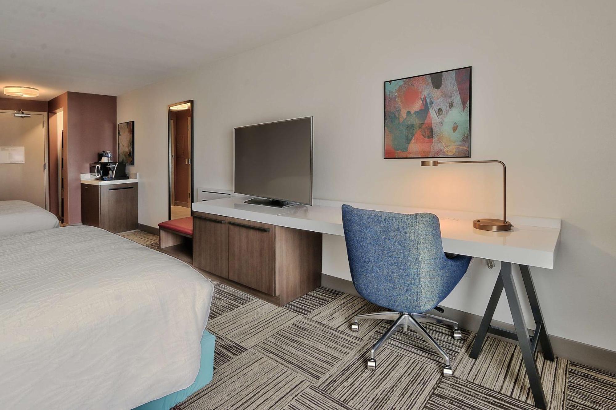 Hilton Garden Albuquerque/journal Center 3*